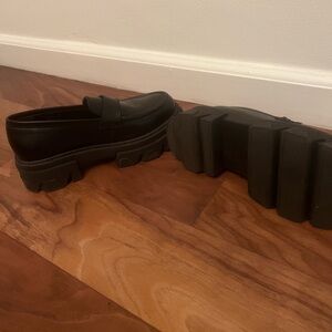 Alohas Black lug sole loafers